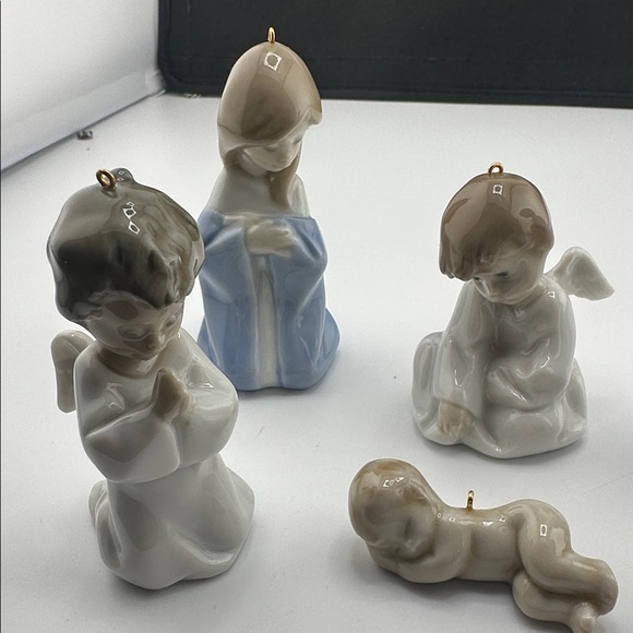 LlADRO Ceramic Nativity Figurine Set - Picture 3 of 7